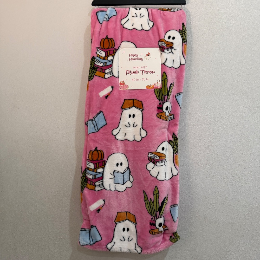 NEW Happy Haunting Pink Plush Throw Ghost Reading Book Pumpkin Skull Blanket